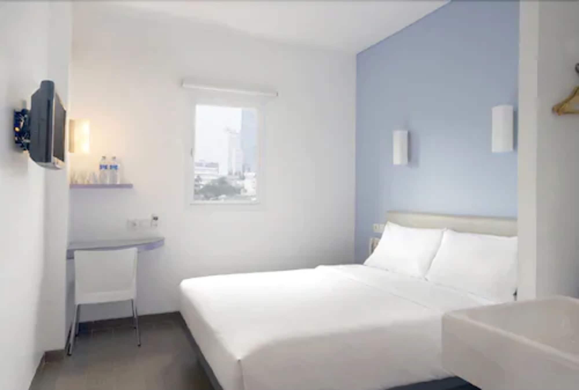 Amaris Hotel Senen Yakarta Habitación foto
