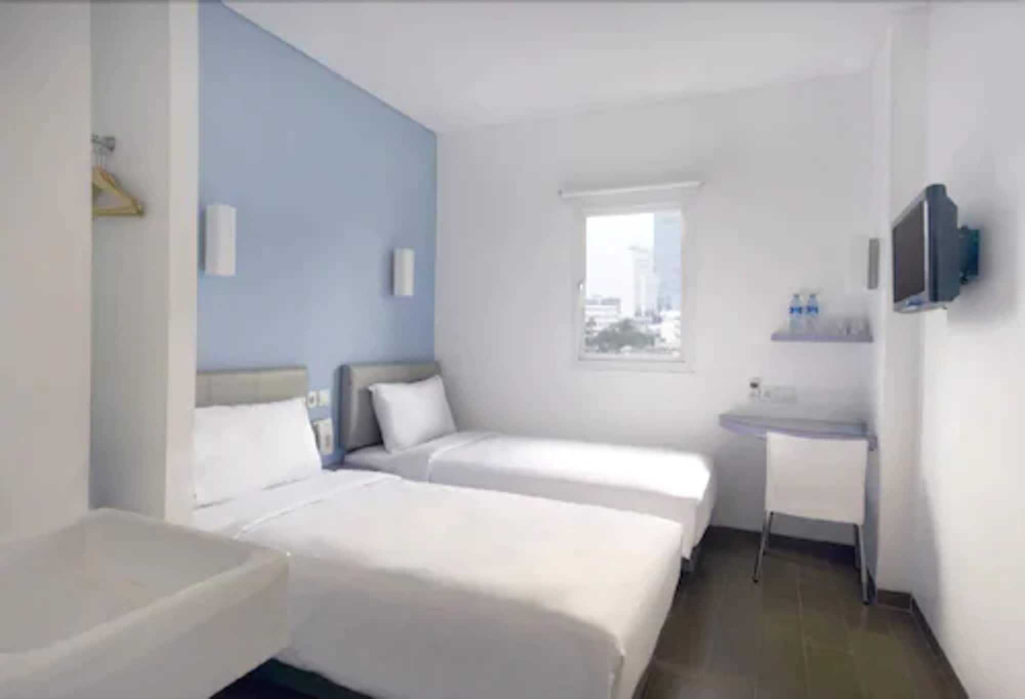 Amaris Hotel Senen Yakarta Habitación foto